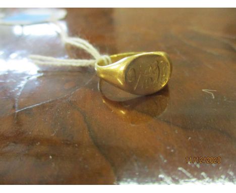 A yellow metal signet ring 6.3g 