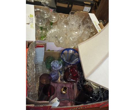 TWO TRAYS OF ASSORTED GLASSWARE TO INCLUDE CUT AND COLOURED GLASS, CAITHNESS, TABLE LAMP ETC.  