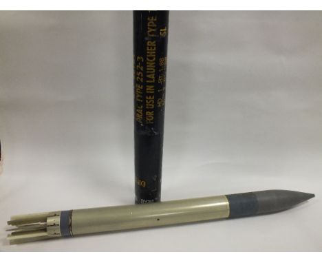 A VINTAGE CASED PRACTICE MISSILE / PROJECTILE   - 1 RKT A/C 68MM PRAC TYPE 252-3 FOR USE IN LAUNCHER TYPE 155