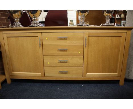 A MODERN LIGHT SIDEBOARD H -90 W - 198 CM