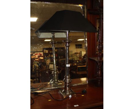 A TALL MODERN TABLE LAMP AND SHADE OVERALL H - 82 CM