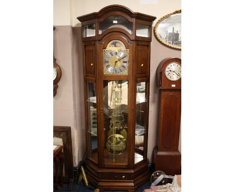 AN ITALIAN LONGCASE CLOCK IN AN ANGLED CABINET WITH THREE ENGRAVED WEIGHTS AND PENDULUM - H 207 CM