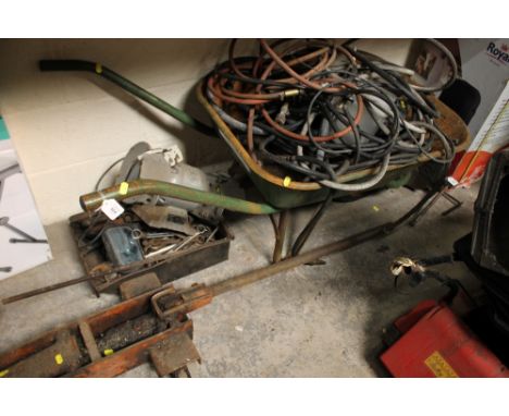 A LARGE TROLLEY JACK A/F TUB OF TOOLS, GRINDER AND WHEELBARROW A/F INCLUDING PIPES