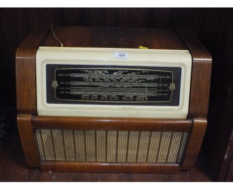 A LARGE VINTAGE REGENTONE RADIO / RECORD PLAYER