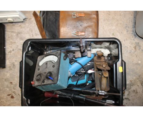 A MIXED BOX OF TOOLS ETC TO INCLUDE AN AVOMETER