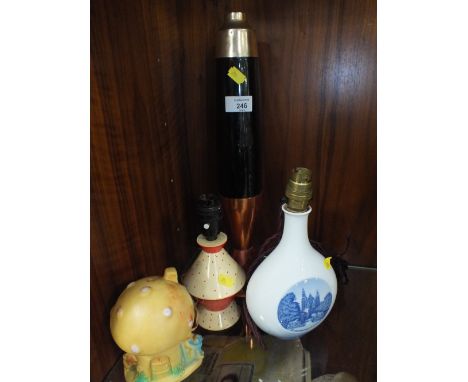 FOUR VINTAGE LAMPS TO INCLUDE A LAVA LAMP AND ROYAL COPENHAGEN BOTTLE LAMP