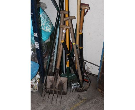 A SELECTION OF GARDENING TOOLS