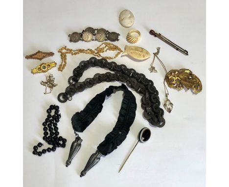 Collection of vintage and later costume jewellery 