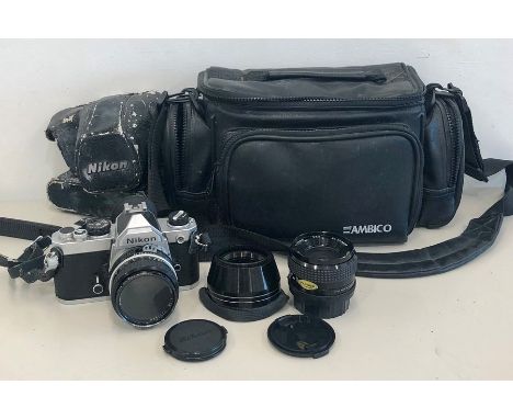 Nikon fm 2106640 camera and bag learther camera case worn / degraded