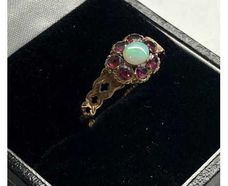 Vintage 9ct gold opal ring 