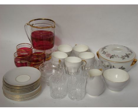 A Wedgwood part six setting tea service pattern W4147 comprising five teacups, six saucers, six tea plates, milk jug, sugar b