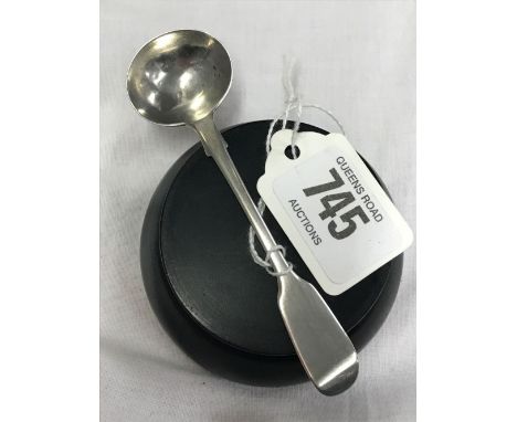 A VICTORIAN SIL SALT SPOON - LONDON 1846 MAKER H.H