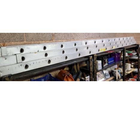 ALUMINIUM 13 RUNG 3 PART EXTENDING LADDER