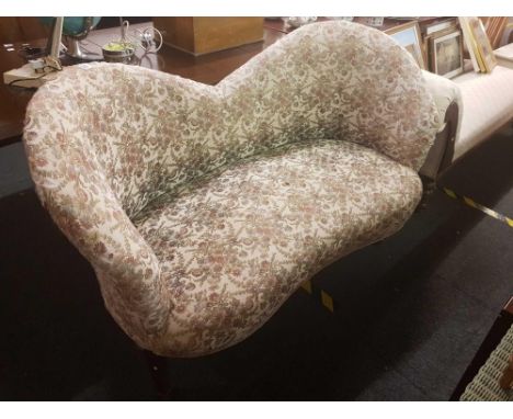 EDWARDIAN 2 SEATER SOFA ON MAHOGANY LEGS WITH CASTERS