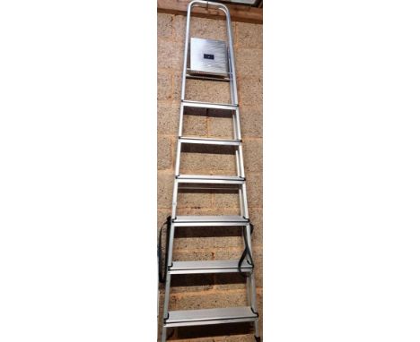 HOME BASE 7 STEP ALUMINIUM STEP LADDER 