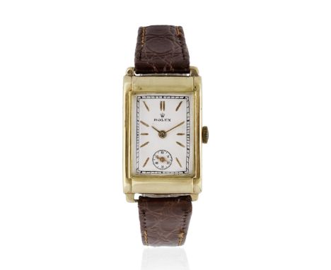 Rolex. A 9K gold manual wind rectangular wristwatchDate: Glasgow Import mark for 1933Movement: 17-jewel Ultra Prima manual wi
