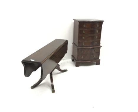 Small Sydney Smith mahogany chest on chest, six graduating drawers, ogee bracket supports (W44cm, H77cm, D36cm) and a small m