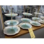 LOT: (3) Plateaux Présentoirs 3-Niveaux