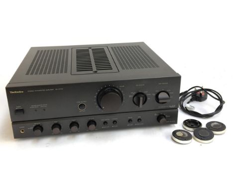 A Technic stereo integrated amplifier, SU-VX700 
