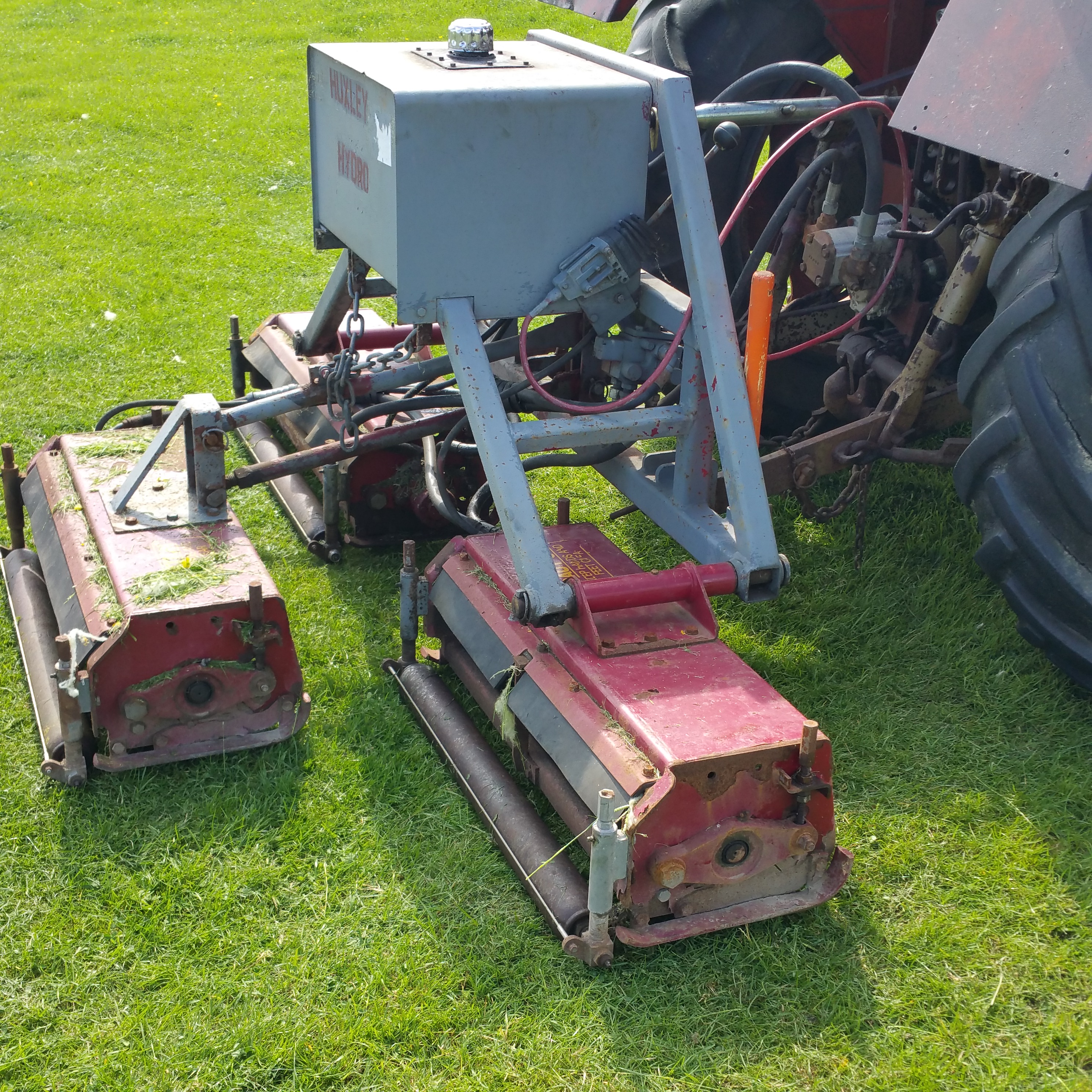 Huxley tractor mounted gang mower 3 point linkage 7' mowing width 3 ...