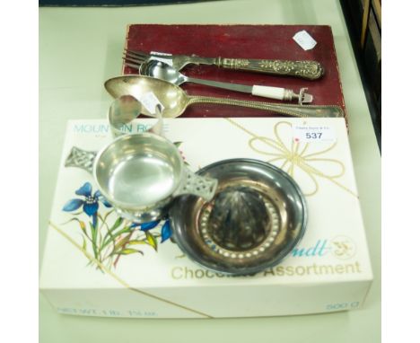 SET OF SIX COMMUNITY PLATE DESSERT FORKS AND SIX KNIVES, BOXED; A BOX OF STAINLESS STEEL TABLE CUTLERY BY VINERS ETC..; A SCO