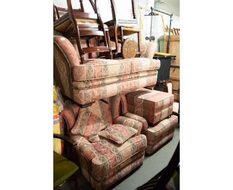 A MODERN FULLY UPHOLSTERED THREE PIECE LOUNGE SUITE WITH POUFFE (4)