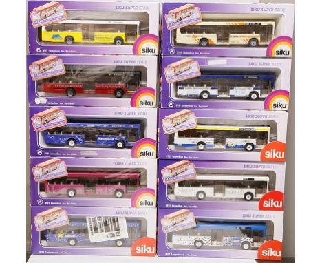 10 Modellautos, SIKU 1:55. Sondermodelle verschiedener Linienbusse. Je in Originalverpackung. Unbespielt.