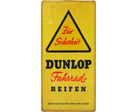 Werbeschild "Zur Sicherheit Dunlop Fahrrad-Reifen". Hartfaser in gelb gelacktem, verglasten Metallrahmen. Alters- und Gebrauc