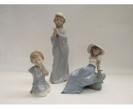 Two Nao ladies including girl praying and a Nao boy kneeling (3)