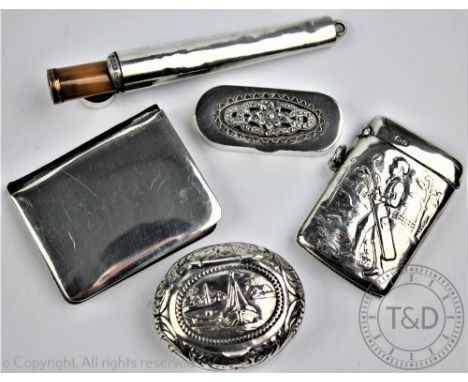 A selection of silver to include an Edwardian novelty silver golfing vesta case, W J Myatt & Co, Chester 1905, embossed with 
