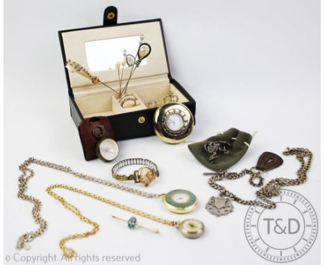 An assorted collection of jewellery, to include; a blue stone set bar brooch, stamped '9ct', weight 3.7gms, a silver albert c