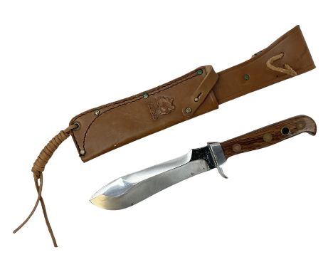 German Auto Puma camp knife, the 15cm steel blade marked model 6390, serial No.77473 to guard, fixed blade, hardwood scales; 