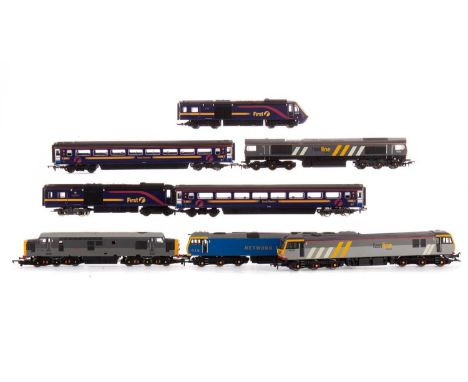 HORNBY 43192 FIRST 'CITY OF TRURO' LOCOMOTIVE,along with a 43105 Great Western example and two Great Western coaches, also fo