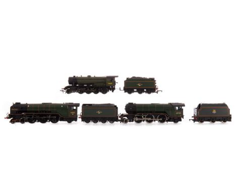 THREE BACHMANN LOCOMOTIVES,all in green livery, including a 60130 'Kestrel', along with a Bachmann BR green tender and a simi