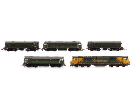 FIVE BACHMANN DIESEL/ELECTRIC LOCOMOTIVES,including 70005 Freightliner, D8134 BR green, and D5233 BR 2-tone green
