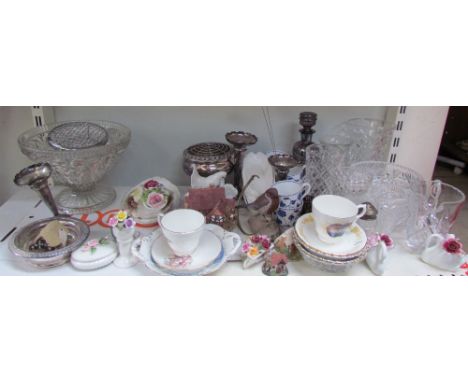 A Poole pottery Robin together with assorted glasswares, cottages, electroplated wares etc