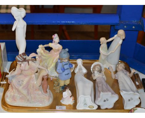 TRAY WITH ASSORTED FIGURINE ORNAMENTS, ROYAL DOULTON, WEDGWOOD, NAO ETC     