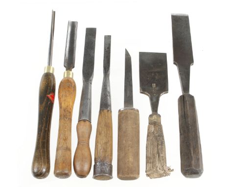 Two turning tools and 4 chisels G+ 