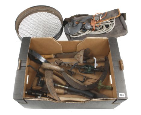 Quantity of gardening tools G 