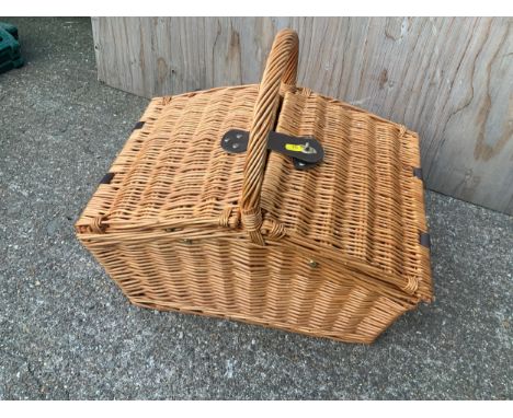 Wicker Hamper 
