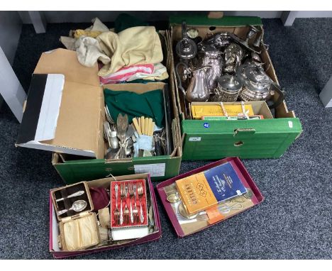 A Quantity of Platedware, to include EPNS flatware, baby pusher and spoon, chamber stick with snuffer, souvenir teaspoon, thr