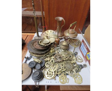 Large collection of horse brasses, brass, copper ware &amp; salter balance scales 