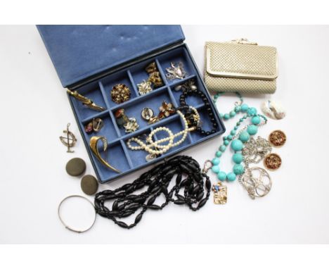 A mixed quantity of assorted vintage costume jewellery and silver jewellery