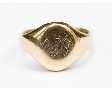 A 9ct gold signet ring, size K, total gross weight approx 5.3 gms