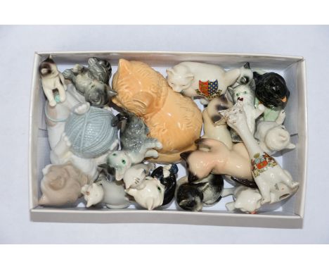 A Nao kitten with a group of Goebel cats, etc (one box) 