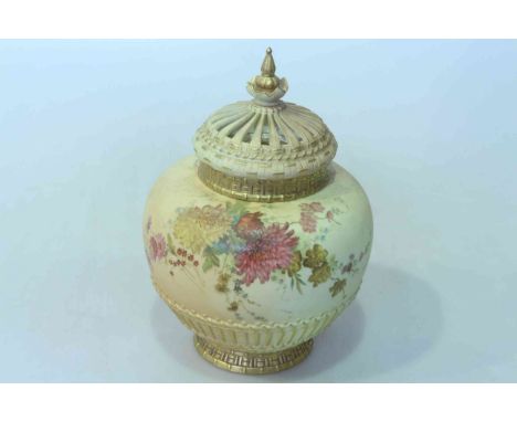 Royal Worcester blush pot pourri vase 1286, 28cm.