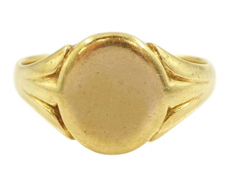 Early 20th century 18ct gold signet ring, London 1918Condition Report:Approx 6.9gm, size R-S, hallmarks rubbed, rubbing to ri