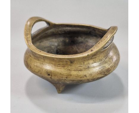 Chinese bronze censer, cast in three separate parts. Da Ming Xuan De Nian Zhi six character mark to the base, but probably ma