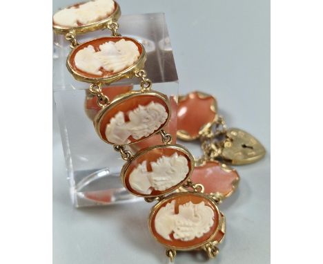 9ct gold cameo portrait bracelet with heart padlock. 14.3g approx. (B.P. 21% + VAT) 