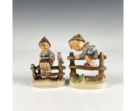 Early version, hand painted in matte finish figures including Retreat To Safety and Wayside Harmony. Depicts two young German